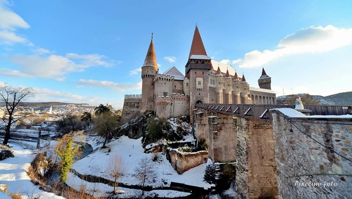 Turist în România: Castelul Corvinilor, un loc plin de legende și de istorie