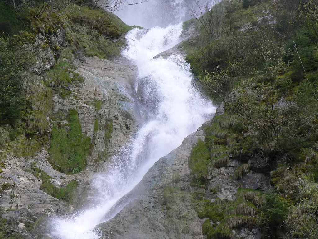 CASCADA CAILOR, PERLA DIN MUNȚII RODNEI