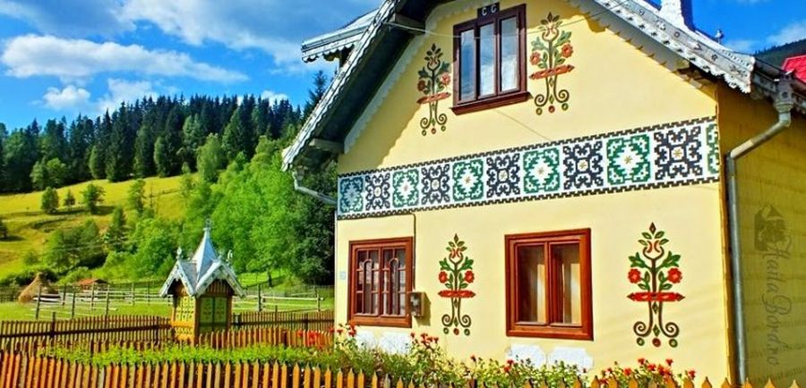 Ciocănești, satul de basm din Bucovina, în care tradiția este obligatorie prin lege
