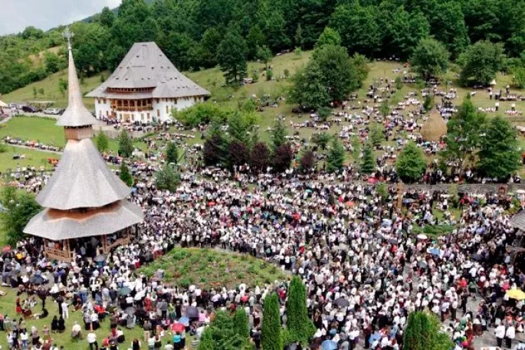 BÂRSANA, MĂNĂSTIREA DE PE VALEA IZEI