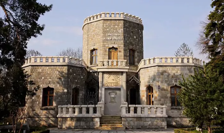 Castelul ridicat din durerea nestinsă a unui tată
